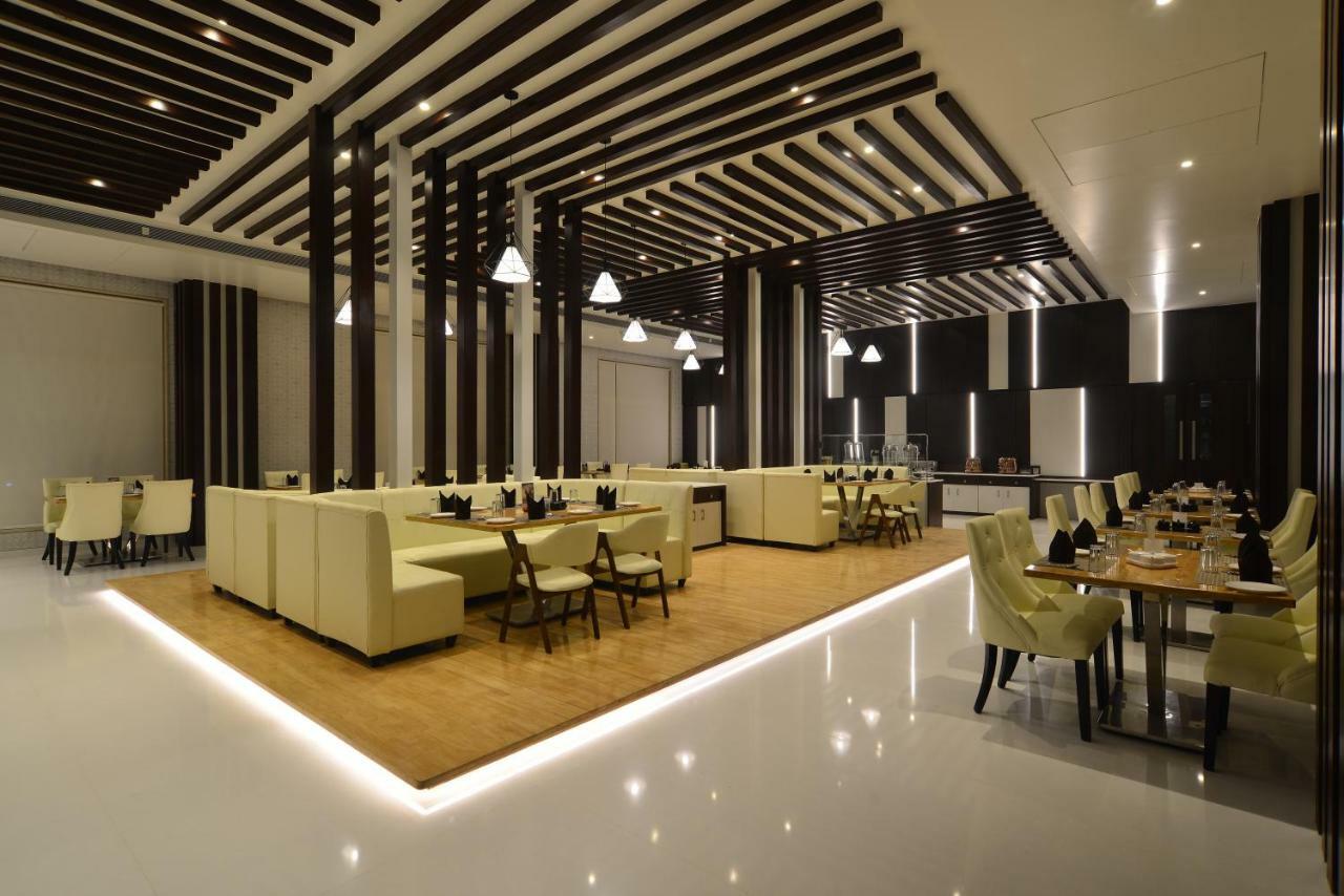 Hotel Jhankar Palace Dhule Zewnętrze zdjęcie